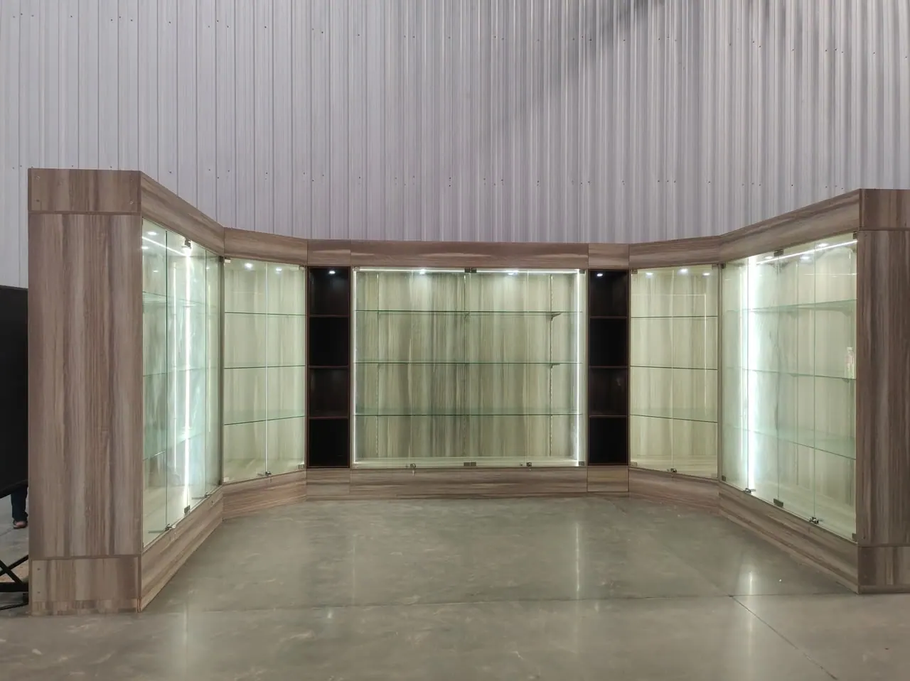 Commercial Display Installation